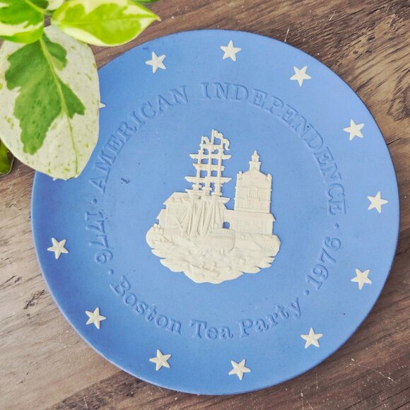 3/$100 π« Vintage Jasperware Commemorative Plate β 100 Year Anniversary - Picture 1 of 5